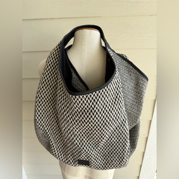 Stylish Black and White Women's Tom’s Tote Bag - Picture 5 of 5